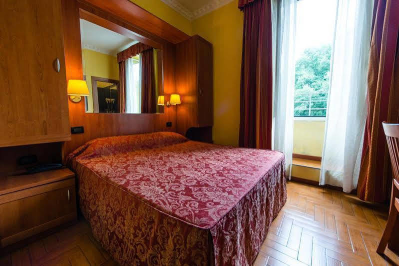 Lella Hotel